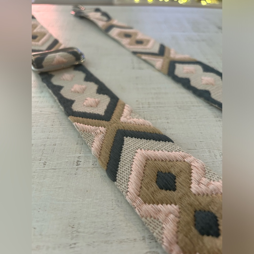 Geometric Patterned Bag Strap - Picture 3 of 6